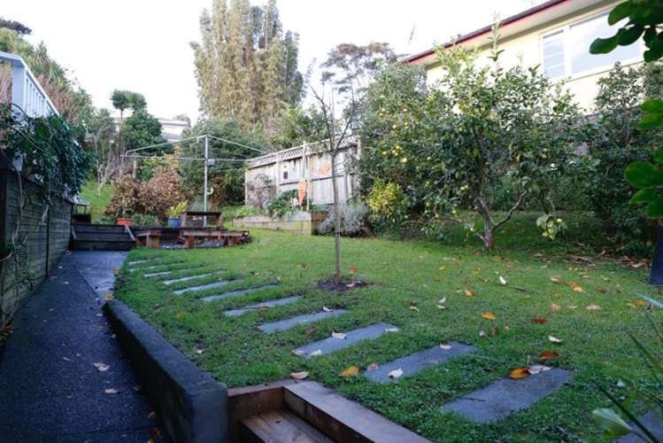 18 Derwent Crescent Titirangi_16