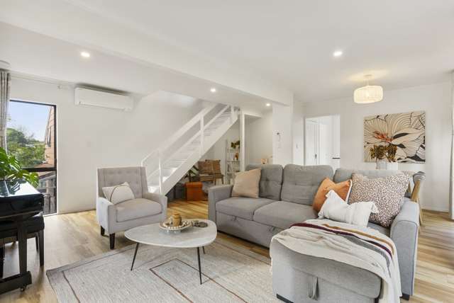 8A Woodhams Street Beach Haven_1