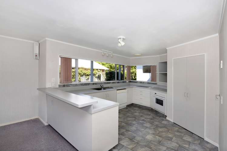 32 Washbourn Drive Richmond_9