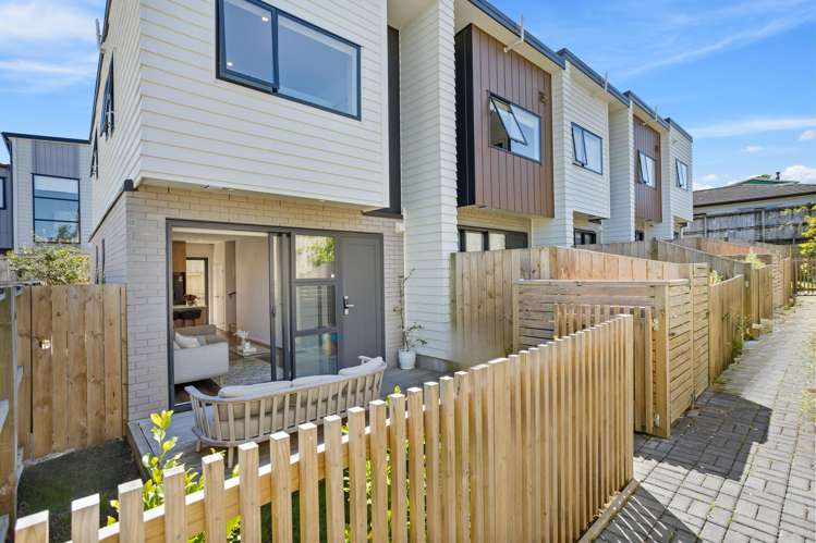 3/22 Coniston Avenue Te Atatu South_16