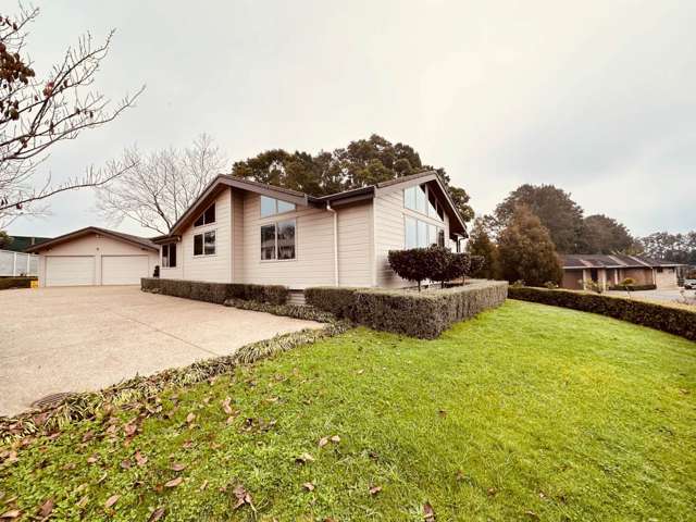 Majestic on Mahoe Glade