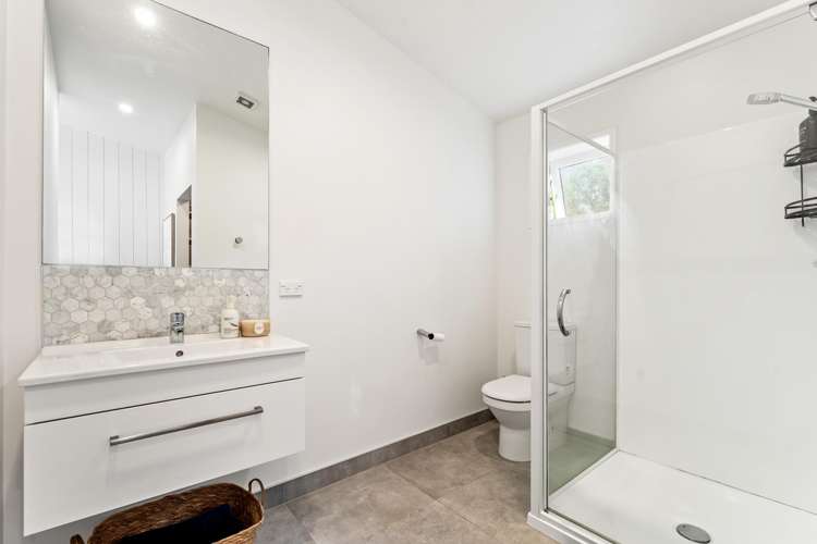 73 Roberts Road Matakatia_14