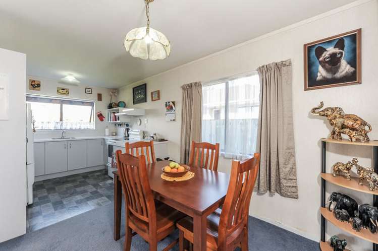 2/83 Glendale Road Glen Eden_6