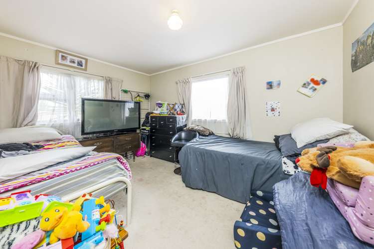 47 Flat Bush Road Clover Park_16