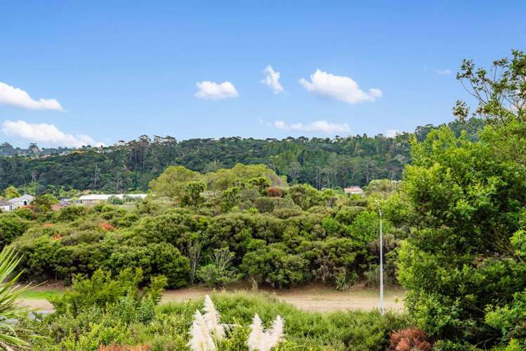 81 Mackay Drive Greenhithe_11