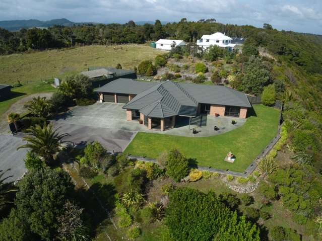 Spacious lifestyle with stunning sea views