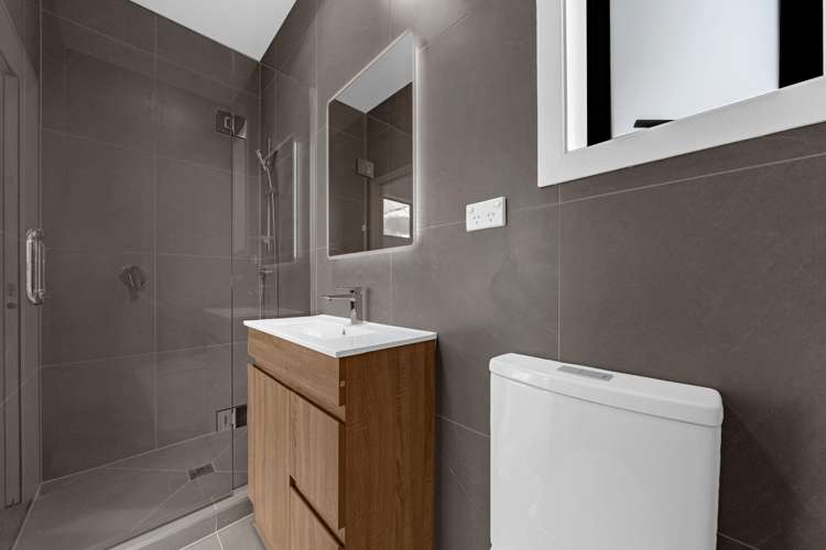 15A Holland Avenue Point England_15