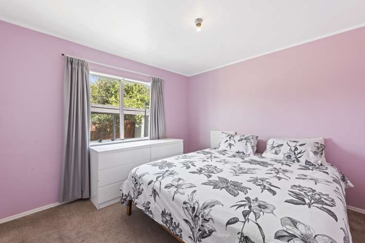 2/8 Jontue Place Clover Park_8