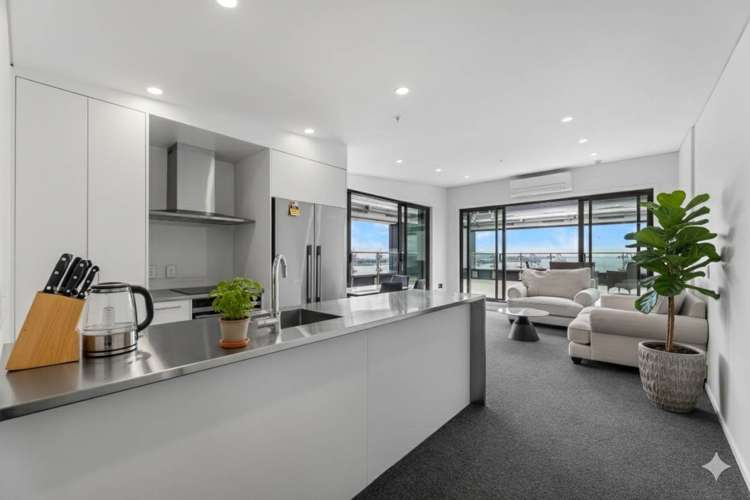 13A/100 Anzac Avenue City Centre_1