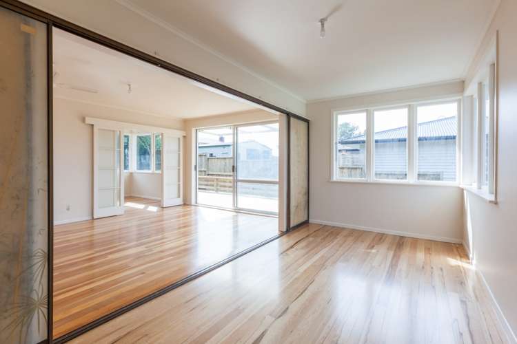 2 Trojan Crescent New Lynn_11