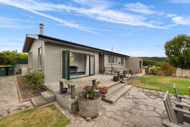 Sunny Retreat in quiet location!