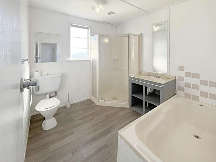 56 Baird Road 11139_6