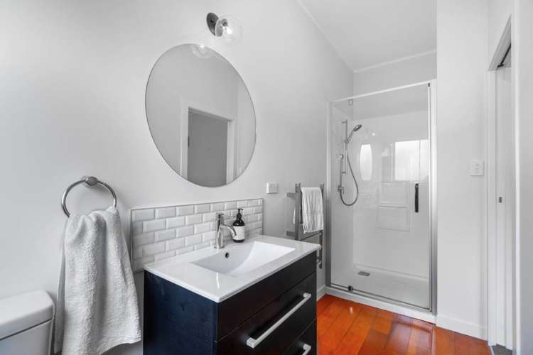 54 Dignan Street Point Chevalier_10