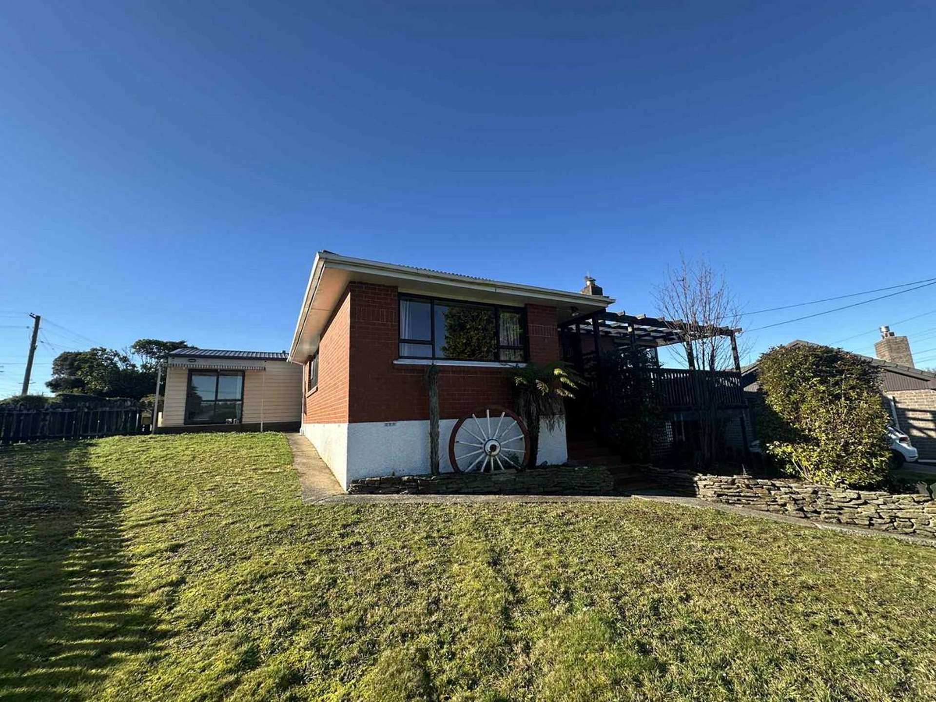 6 Stephen Street Halfway Bush_0