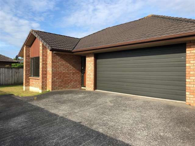 16 Erne Crescent East Tamaki_1