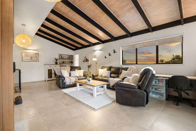 1115 State Highway 16 Waimauku_13