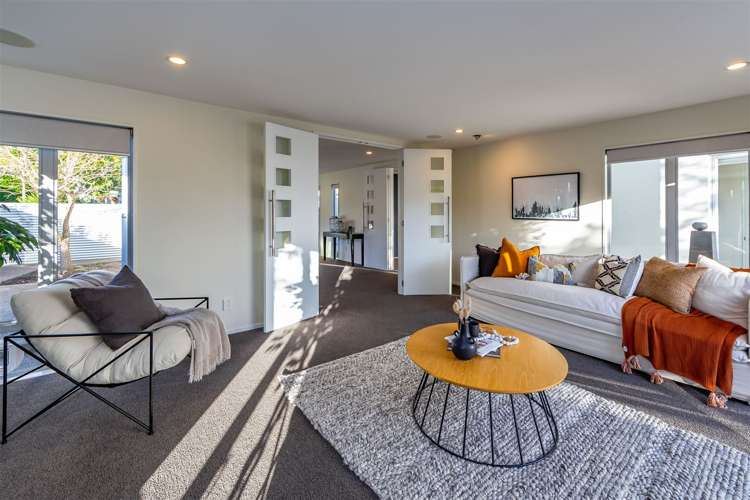 15 Riverwood Boulevard Redwood_15