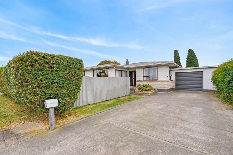 2A Read Crescent Clive_21