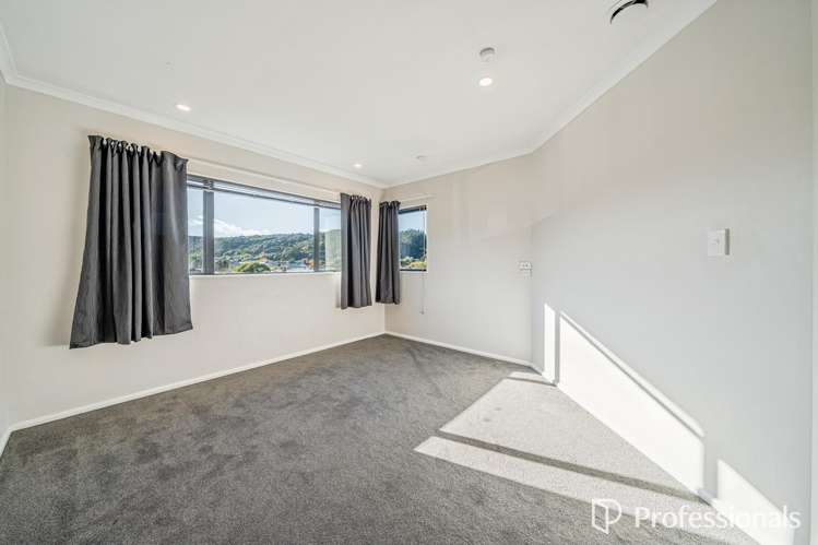 15 Kawatiri Grove Wainuiomata_9