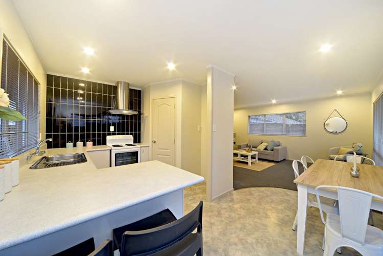 2/12 Alexander Street Papakura_5