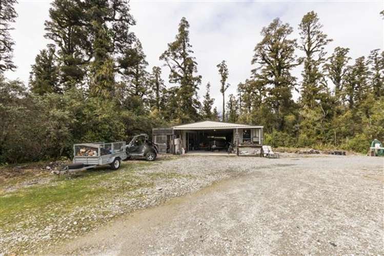 9 Adair Road Haast_24