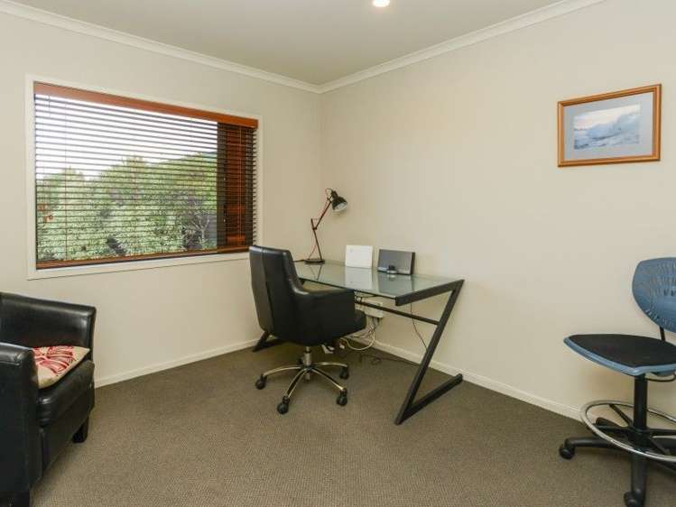 9 Palliser Place Poraiti_12