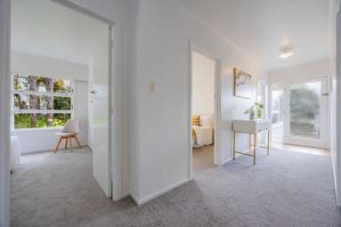 1/221 Wairau Road_4