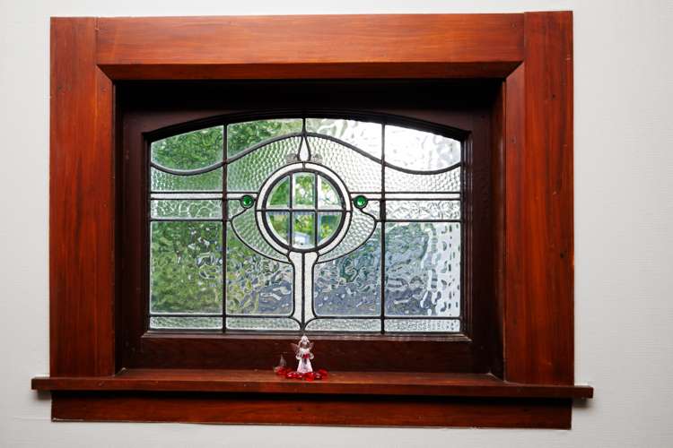 8 Burns Avenue Takaro_5