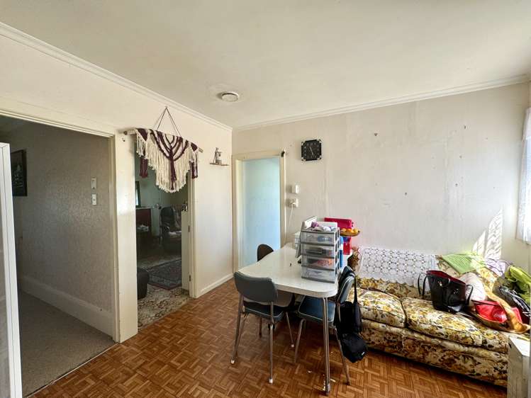 2 Lake Street Takapau_5