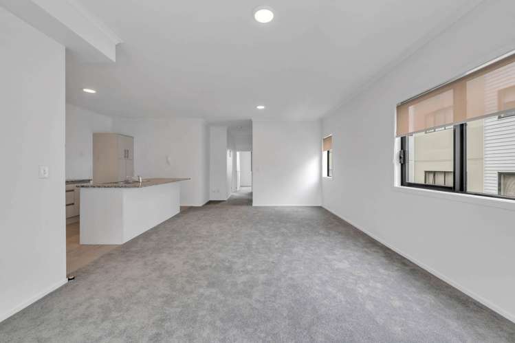 22/11 Carlos Drive Flat Bush_13