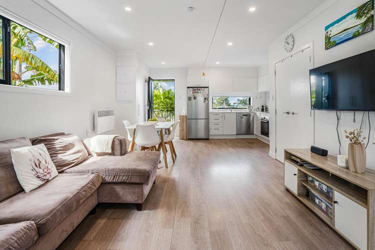 2/141 Wallace Road Mangere Bridge_12