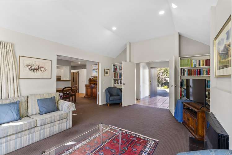 2/91 Mays Road_4