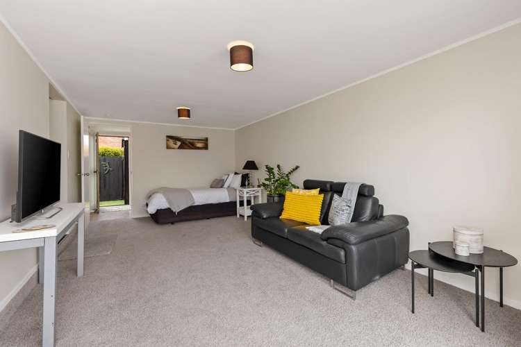 Flat 1/20 Pine Road Orewa_16