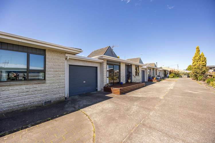 2/2 Ypres Street Greenmeadows_14