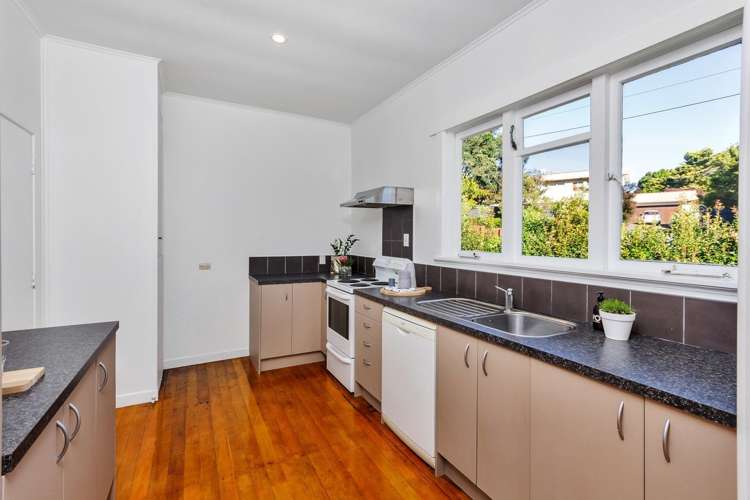 727 East Coast Road Browns Bay_11