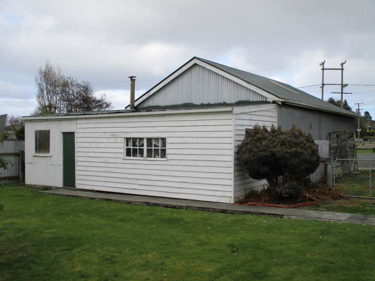 10 Ryley Street Owaka_11