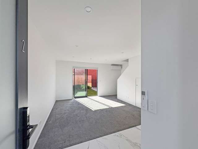 2/79 Taikata Road Te Atatu Peninsula_1