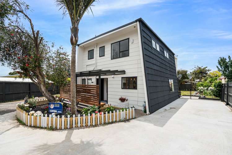 1/33 Hedge Row Sunnyhills_8