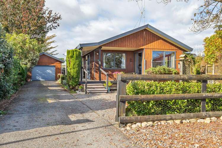 10 Dellys Grove Levin_1