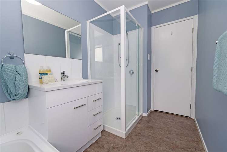 34 Beach Road Te Atatu Peninsula_13