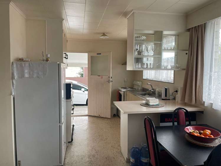 2/7 Islington Street Trentham_5