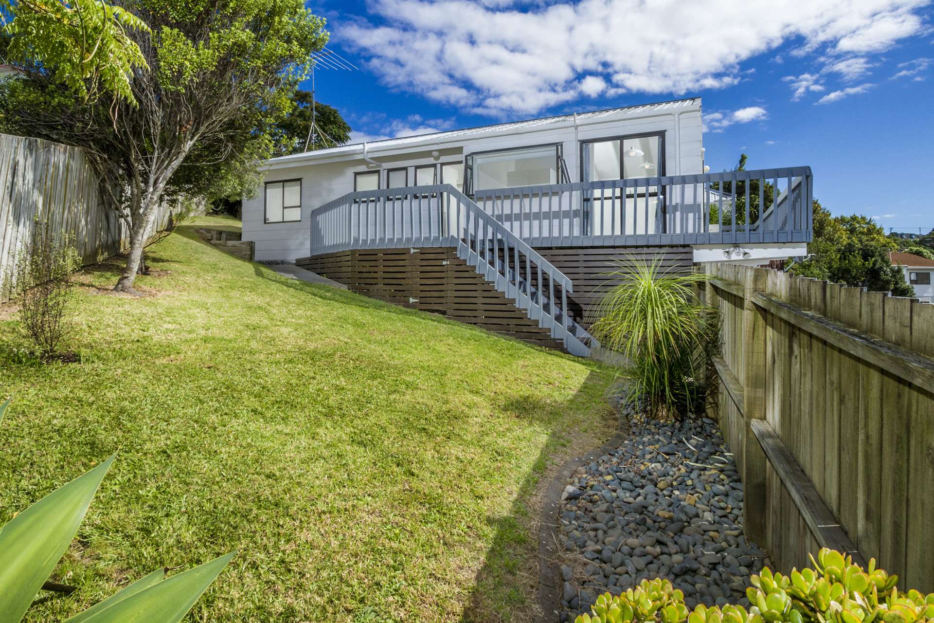 2/69 Trias Road Totara Vale_0