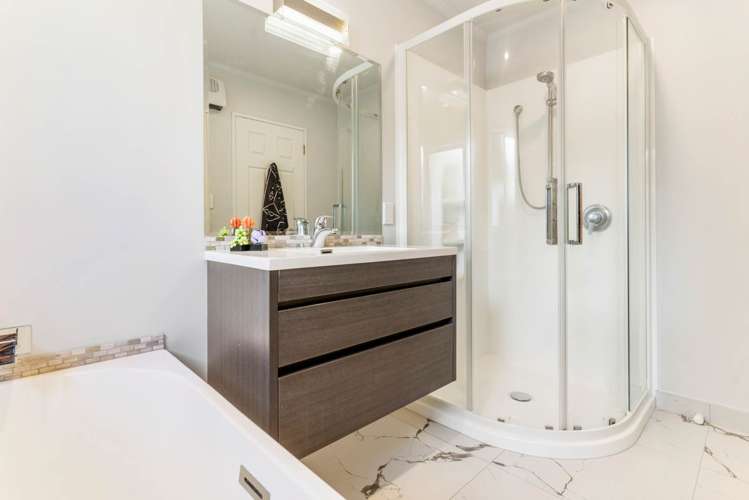 2/1 Travers Place Northpark_18