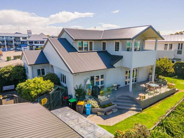 Caroline Bay Views, Surprise Inside
