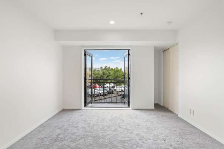 1i/10 Crown Lynn Place New Lynn_6