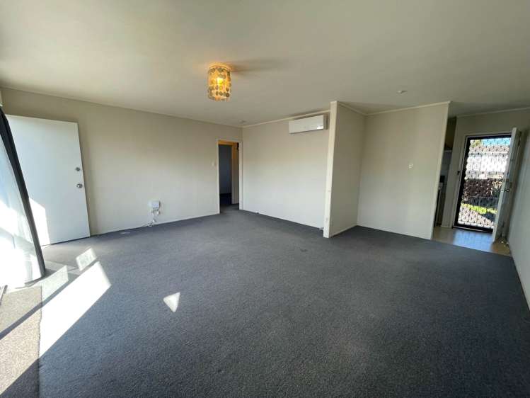 2/6 Longbill Place Glendene_3