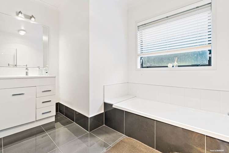 3 Ridgefield Lane East Tamaki Heights_11