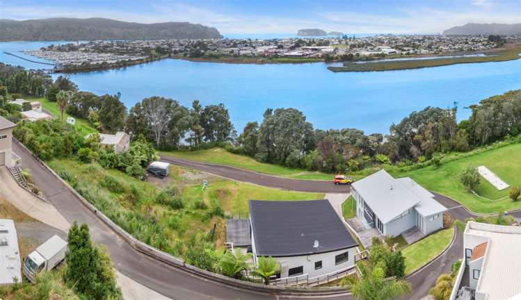 6/135 Waireka Place Whangamata_14