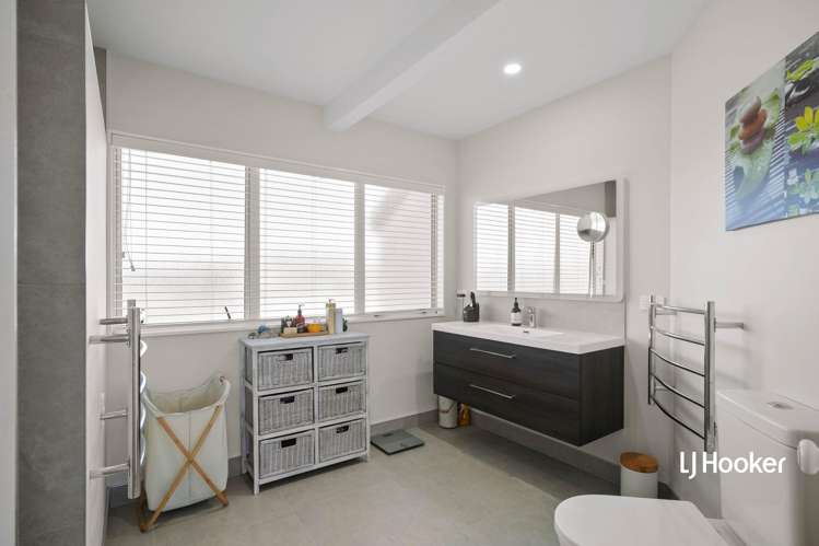 1 Island Vista Athenree_16