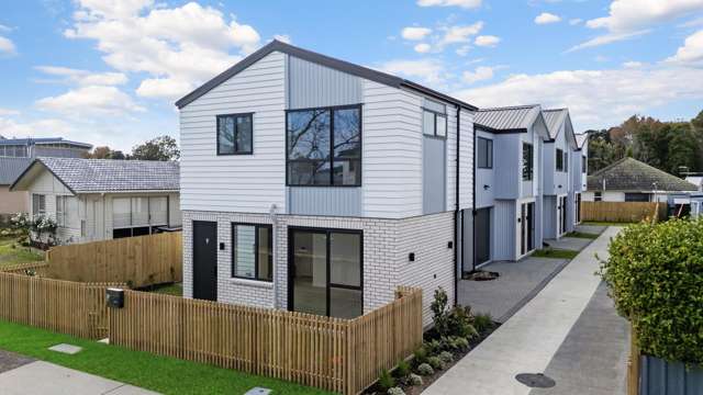 "Standalone, Spacious & Selling Fast - Prime Mangere Opportunity"